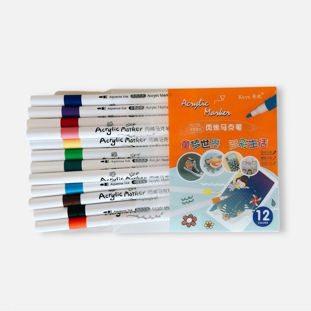 (NWT) Acrylic Marker Set